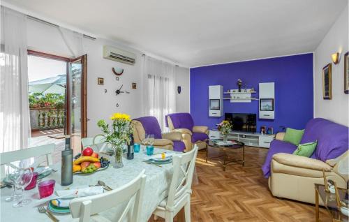 Lovely Apartment In Viskovo