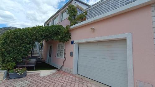 Apartment Igralište Mirakul in Seget Vranjica