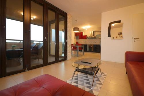Apartment in Porec with balcony, air conditioning, washing machine 4400-11