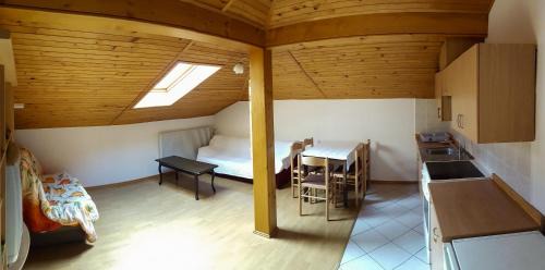 Rooms with shared kitchen Zver, great for hikers